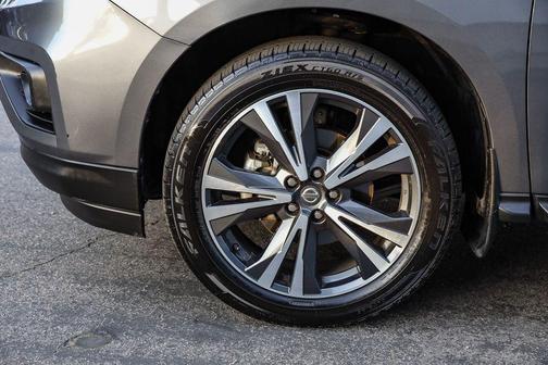 2020 Nissan Pathfinder Platinum 2WD