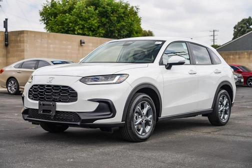 Platinum White Pearl 2026 Honda HR-V LX