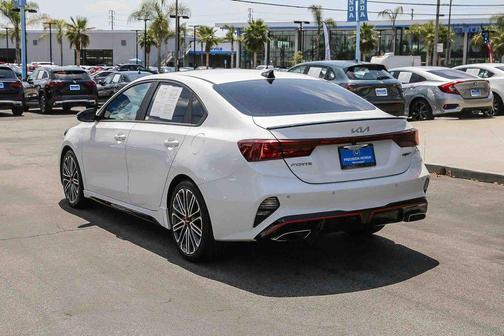 Snow White Pearl 2023 Kia Forte GT