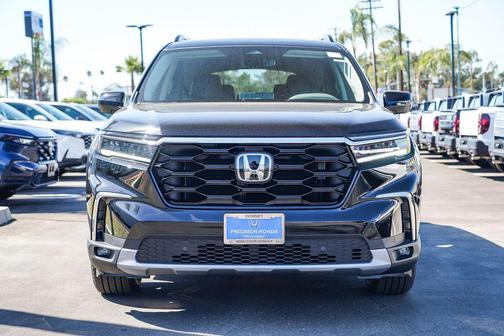 2025 Honda Pilot Touring 8-Passenger