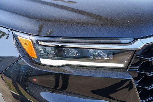 2025 Honda Pilot Touring 8-Passenger