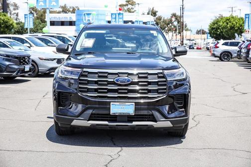 Agate Black Metallic 2025 Ford Explorer Active