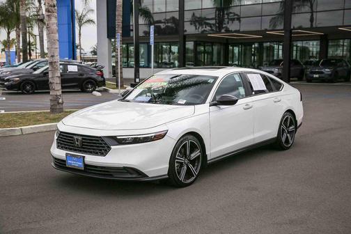 Platinum White Pearl 2023 Honda Accord Hybrid Sport