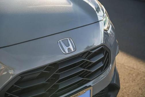 Urban Gray Pearl 2024 Honda HR-V Sport
