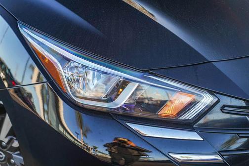 2023 Nissan Versa 1.6 SV