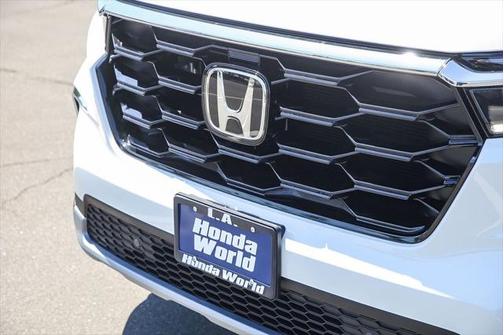 2025 Honda Pilot Touring 8-Passenger