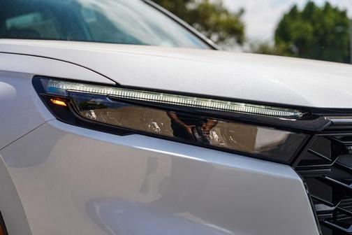 Platinum White Pearl 2026 Honda CR-V Hybrid Sport Touring AWD