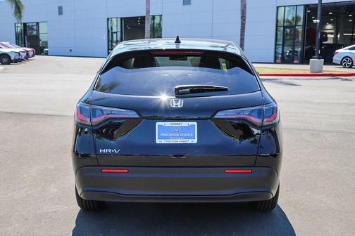 Crystal Black Pearl 2027 Honda HR-V LX
