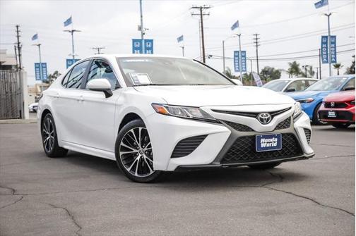 2020 Toyota Camry SE