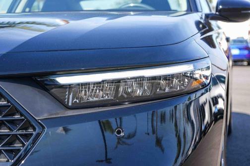 Crystal Black Pearl 2026 Honda Accord Hybrid EX-L