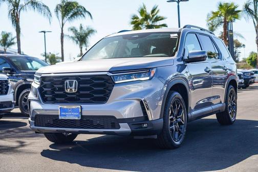 2025 Honda Pilot Touring 8-Passenger