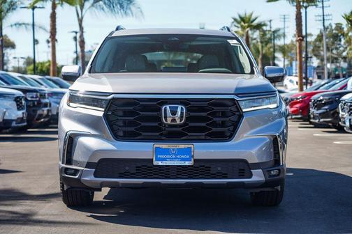 2025 Honda Pilot Touring 8-Passenger