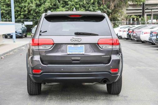 Granite Crystal Metallic Clearcoat 2016 Jeep Grand Cherokee Laredo