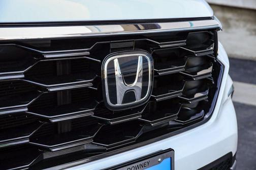 Platinum White Pearl 2025 Honda Pilot Touring 8-Passenger