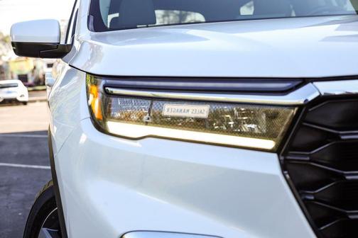 Platinum White Pearl 2025 Honda Pilot Touring 8-Passenger