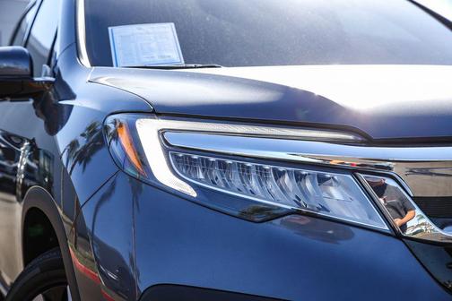 2022 Honda Pilot Touring 8-Passenger