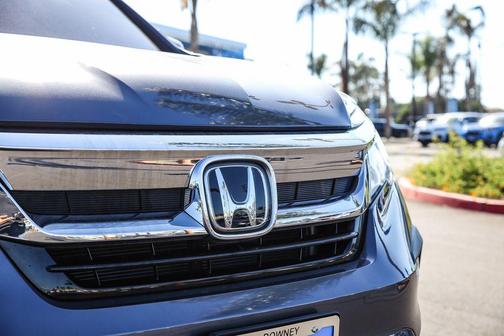 2022 Honda Pilot Touring 8-Passenger