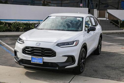 Platinum White Pearl 2026 Honda HR-V 2WD Sport