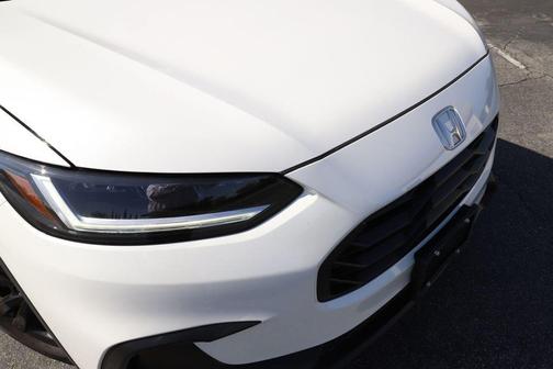 Platinum White Pearl 2026 Honda HR-V 2WD Sport