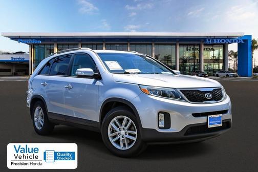 Silver 2015 Kia Sorento LX