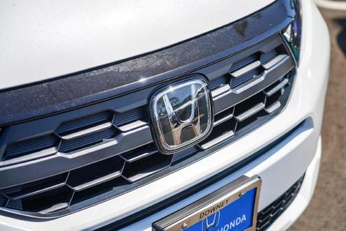 Platinum White Pearl 2026 Honda Odyssey Sport-L