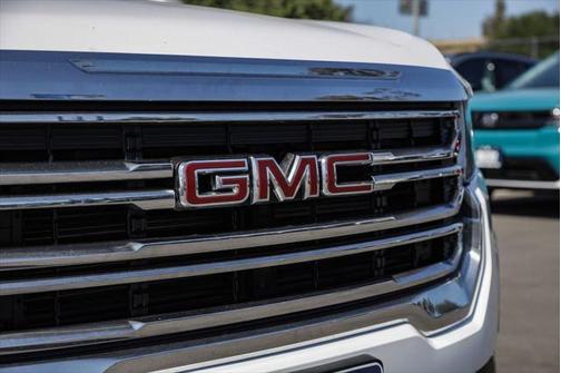 2023 GMC Acadia FWD SLT