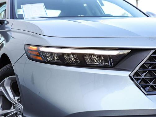 2025 Honda Accord LX 1.5T