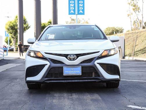 2021 Toyota Camry SE