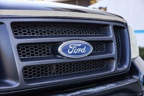 2005 Ford F-150 XLT SuperCrew