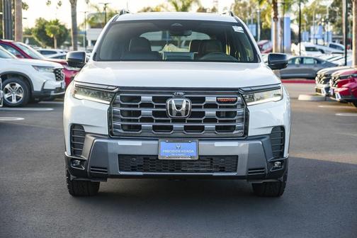 Platinum White Pearl 2026 Honda Pilot TrailSport
