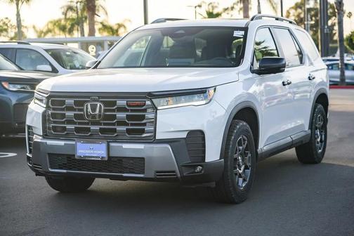 Platinum White Pearl 2026 Honda Pilot TrailSport