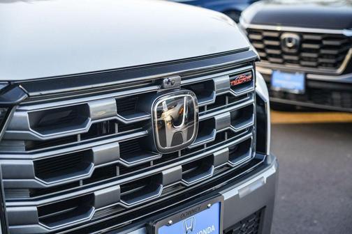 Platinum White Pearl 2026 Honda Pilot TrailSport