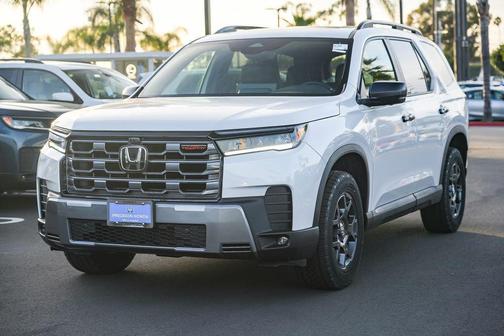 Platinum White Pearl 2026 Honda Pilot TrailSport