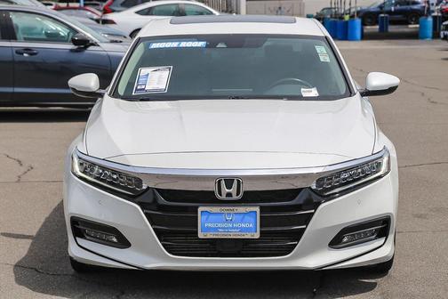 Platinum White Pearl 2018 Honda Accord Touring