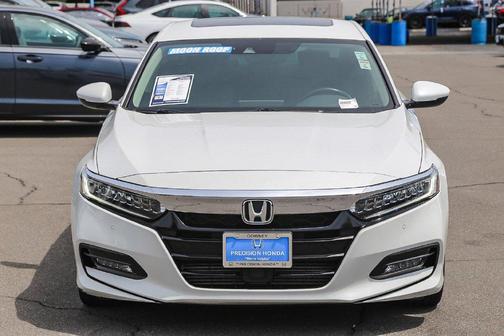 Platinum White Pearl 2018 Honda Accord Touring
