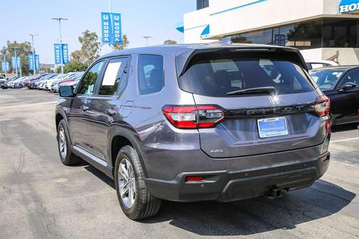 Modern Steel Metallic 2024 Honda Pilot EX-L