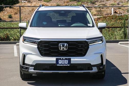 2025 Honda Pilot Touring 8-Passenger
