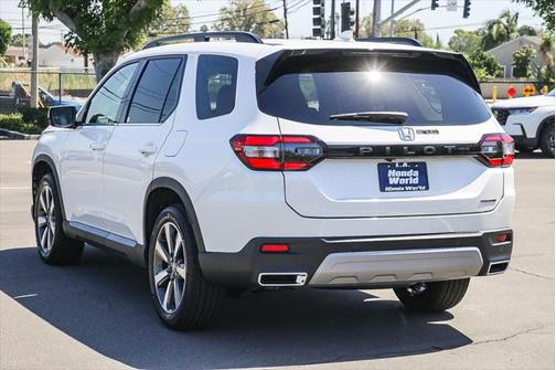 2025 Honda Pilot Touring 8-Passenger