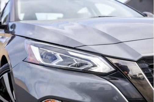 2022 Nissan Altima SR FWD