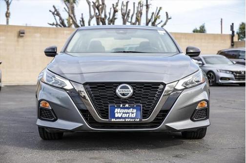 2022 Nissan Altima SR FWD