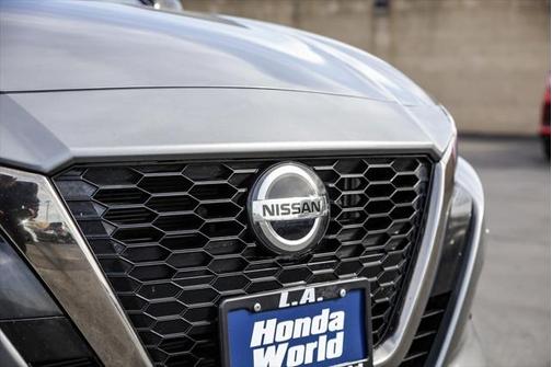 2022 Nissan Altima SR FWD