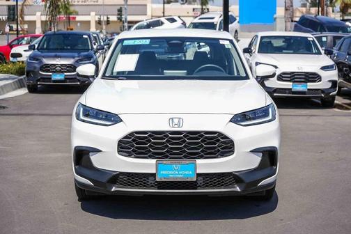 Platinum White Pearl 2023 Honda HR-V LX