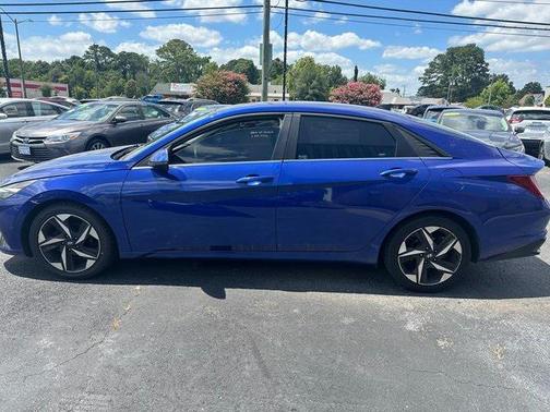 2021 Hyundai ELANTRA SEL