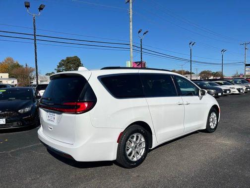 2022 Chrysler Pacifica Touring L