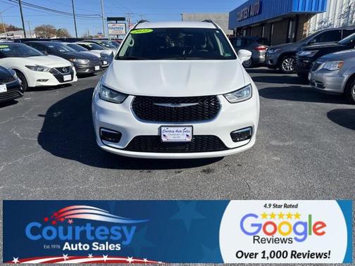 2022 Chrysler Pacifica Touring L