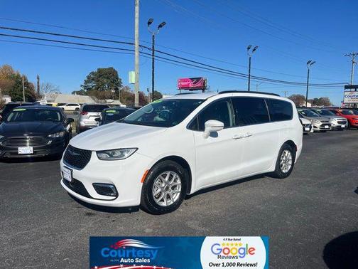 2022 Chrysler Pacifica Touring L