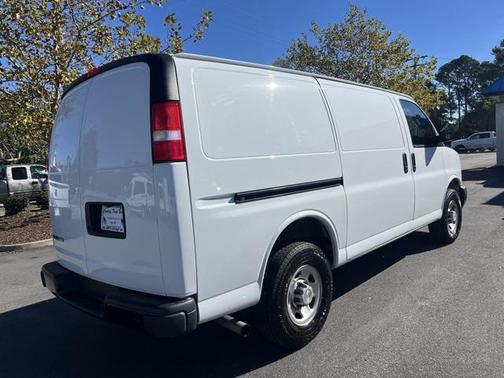 2022 Chevrolet Express 2500 RWD 2500 Regular Wheelbase WT