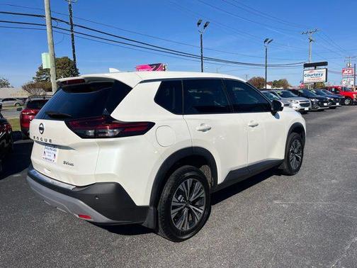 2021 Nissan Rogue SV