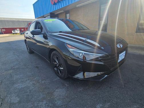 2022 Hyundai ELANTRA SEL