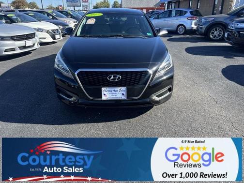 2017 Hyundai SONATA Hybrid SE